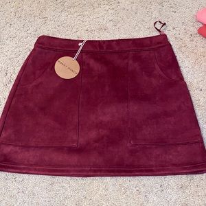 SUEDE HONEY PUNCH SKIRT MAROON